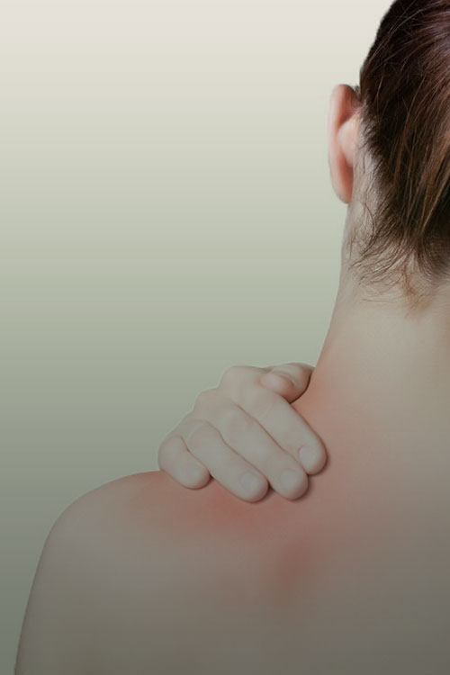 person with shoulder pain